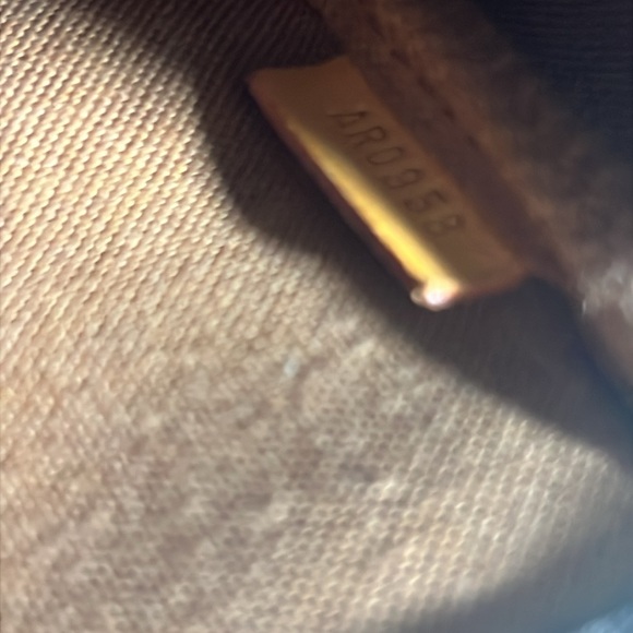 Louis Vuitton Pouch Bag Pochette Monogram - Picture 15 of 16